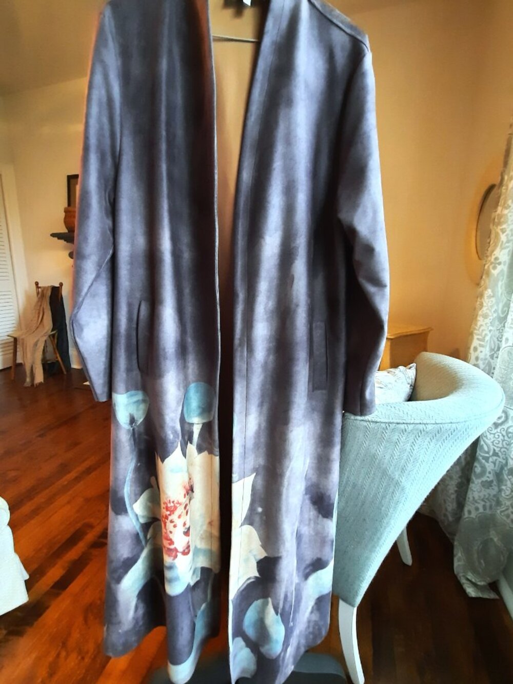 Long duster faux suede coat, statement floral print, soft lavender gray - Picture 2 of 9